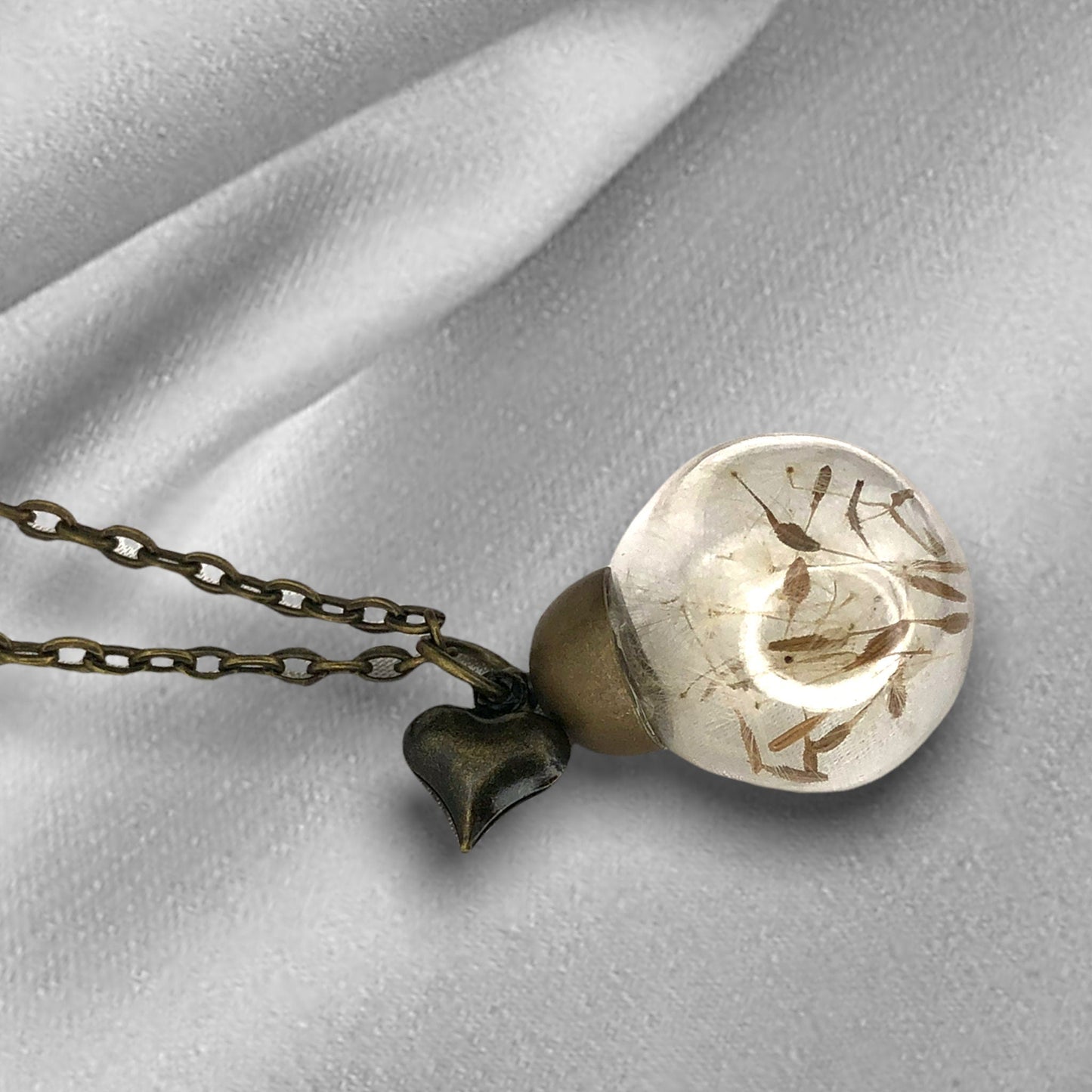 Pustflumen Seeds Heart Pendant Necklace - Bronze Dried Blossom Botany Minimalist Chain - VIK-15