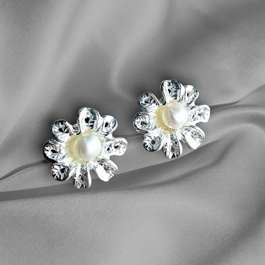 925 sterling silver stud earrings "flower pearls" II