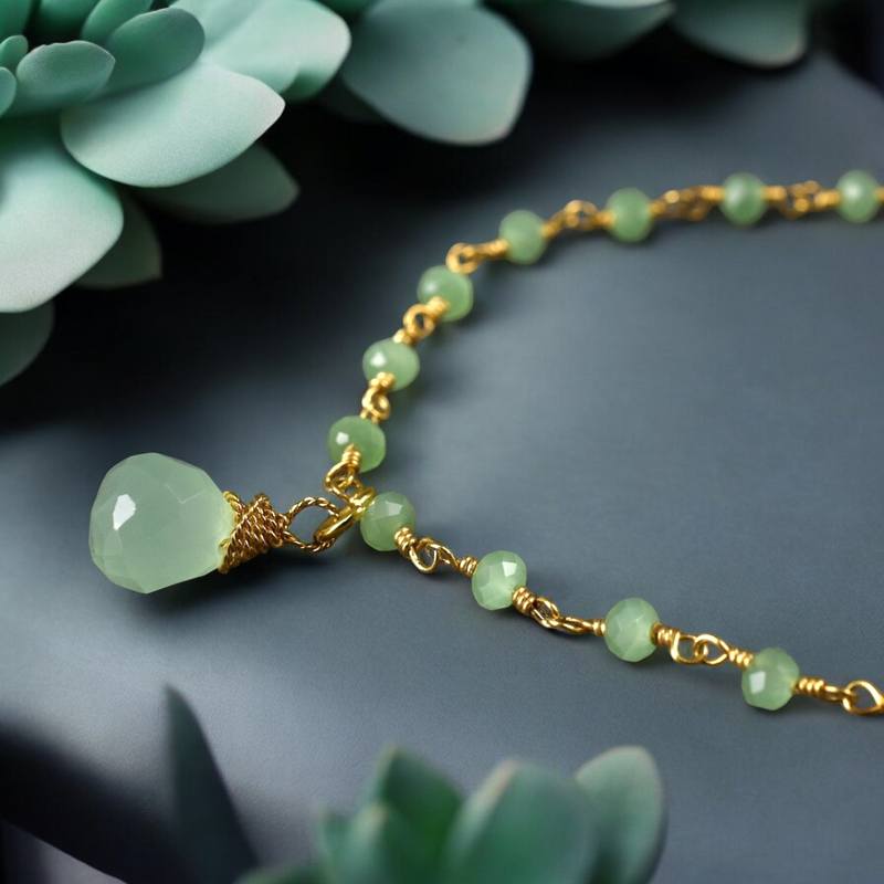 Gem bracelet with peridot