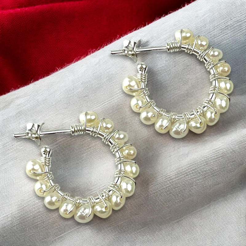 925 Sterling Silber Kreolen mit echten Süßwasserperlen | Perlenohrringe 18 mm | Geschenkidee Muttertag, Hochzeit, Geburtstag