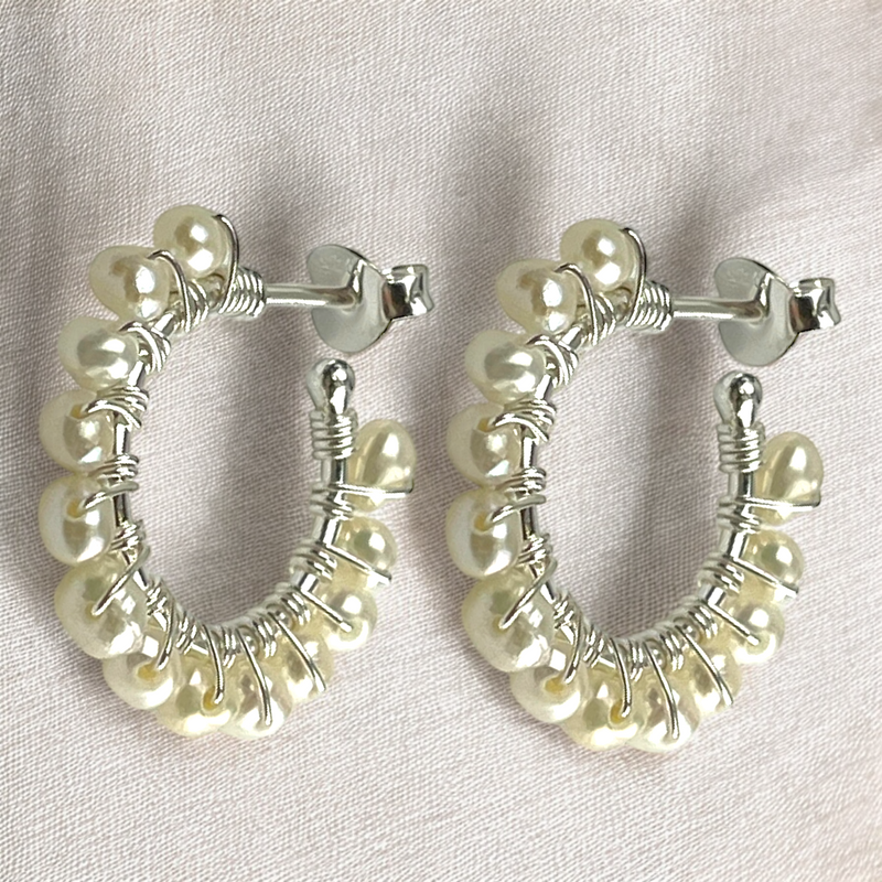 925 Sterling Silber Kreolen mit echten Süßwasserperlen | Perlenohrringe 18 mm | Geschenkidee Muttertag, Hochzeit, Geburtstag