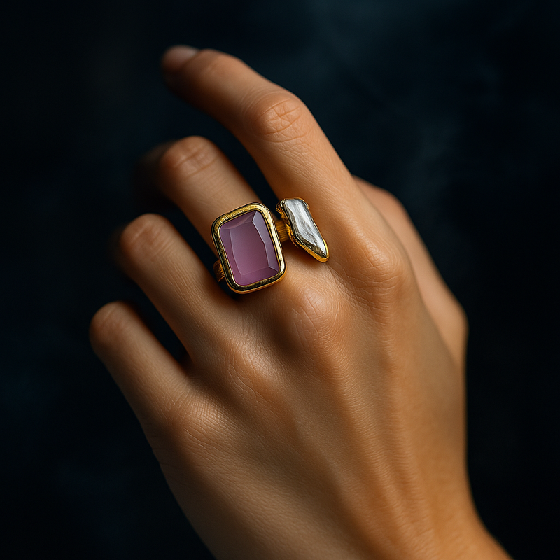 Magischer Statement Ring vergoldet mit Turmalin & Keshi-Perle / größenverstellbar, handgefertigt & allergikerfreundlich
