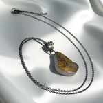 „Desert Glow“ Altsilber Kette aus Messing mit XL Citrin Rohstein Anhänger, 4x3 cm, 70 cm, hypoallergen & für Allergiker geeignet