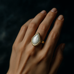 Vergoldeter Statement-Ring mit Keshi-Perle – größenverstellbar, handgefertigt & allergikerfreundlich Schmuck