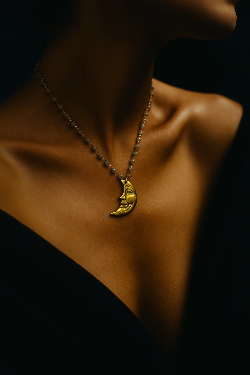 Vintage Labradorite gemstone necklace with moon pendant from the 70s – brass, 50cm length, allergy-friendly