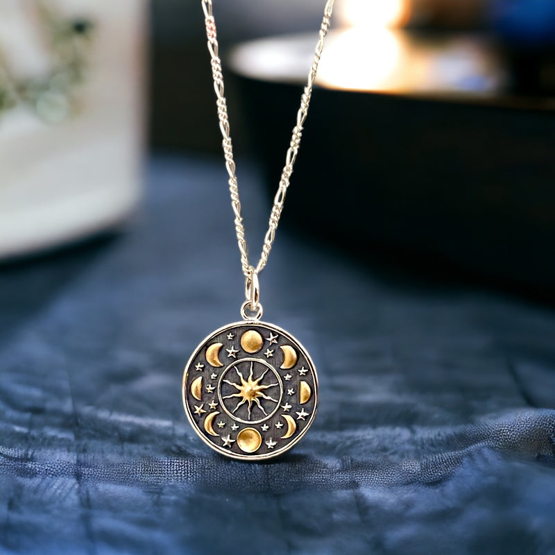Mystical Moon Magic - Hand-gold-plated 925 Sterling Silver necklace with moon phase pendant