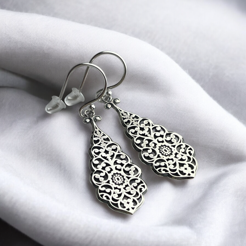 Star Sound of the Orient – ​​Filigree earrings made of 925 Sterling Silver