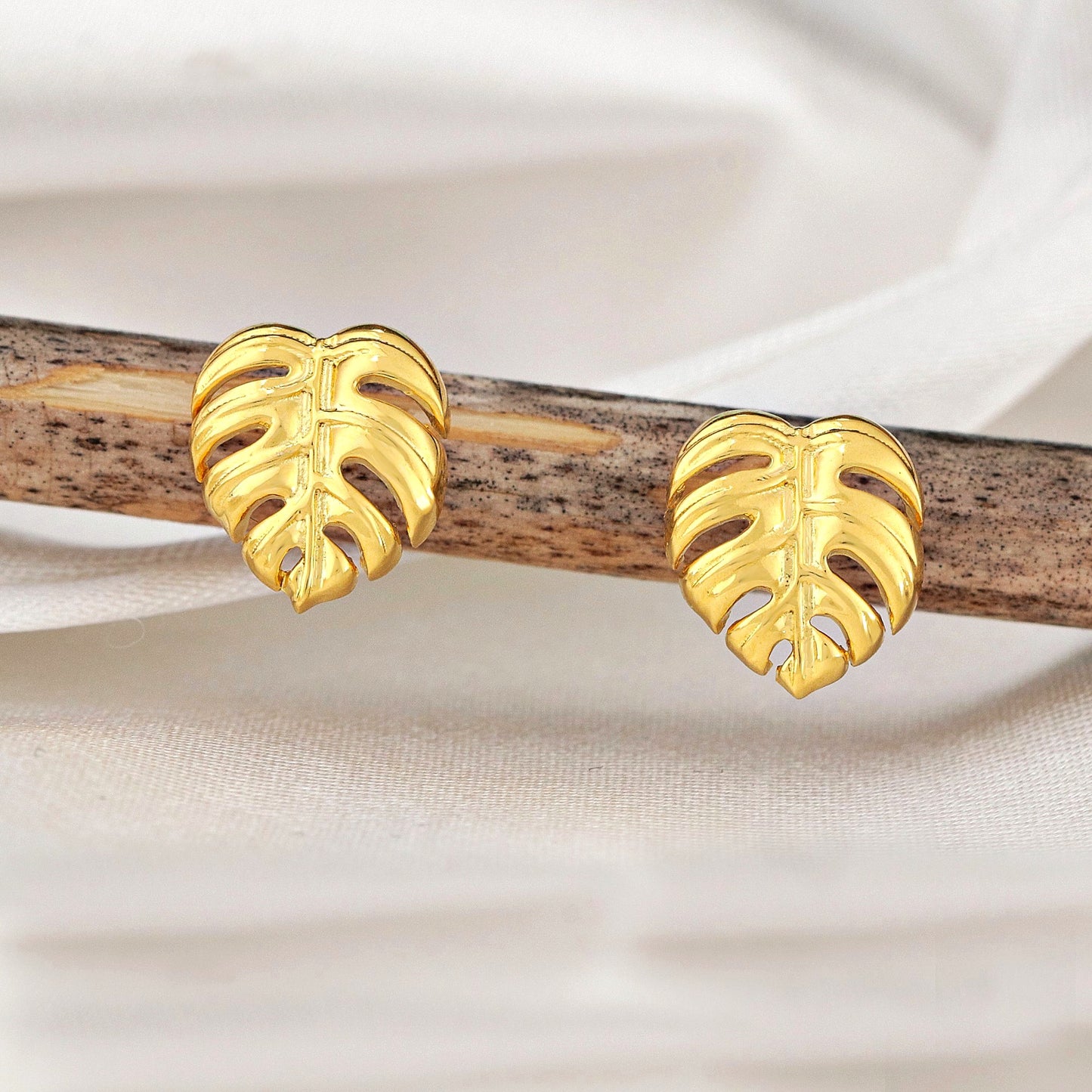 Monstera Leaf Stud Earrings - 925 Gold Gold Plated Exotic Leaves Earrings - Ear925-76