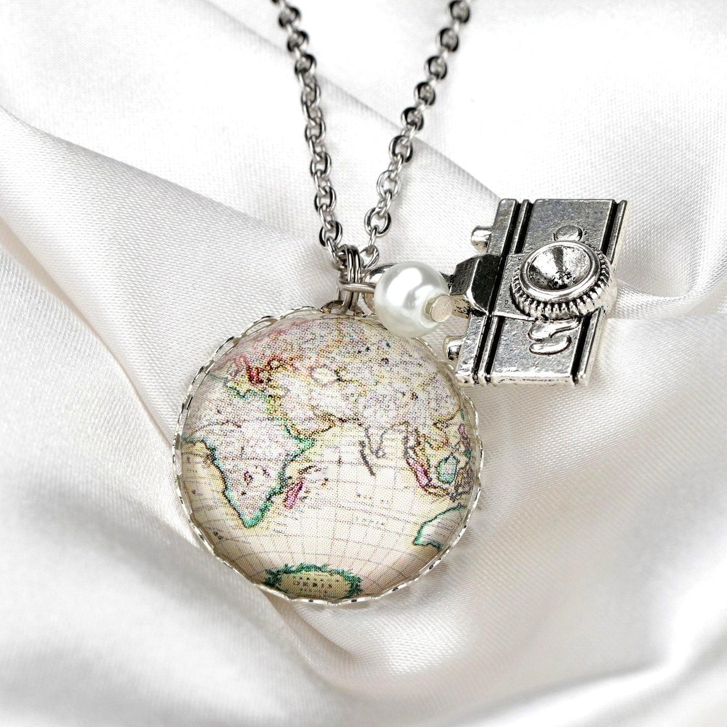 World Travel Wanderlust Globetrotter Hiker Chain - Wanderlust Farewell gift - VIK-11