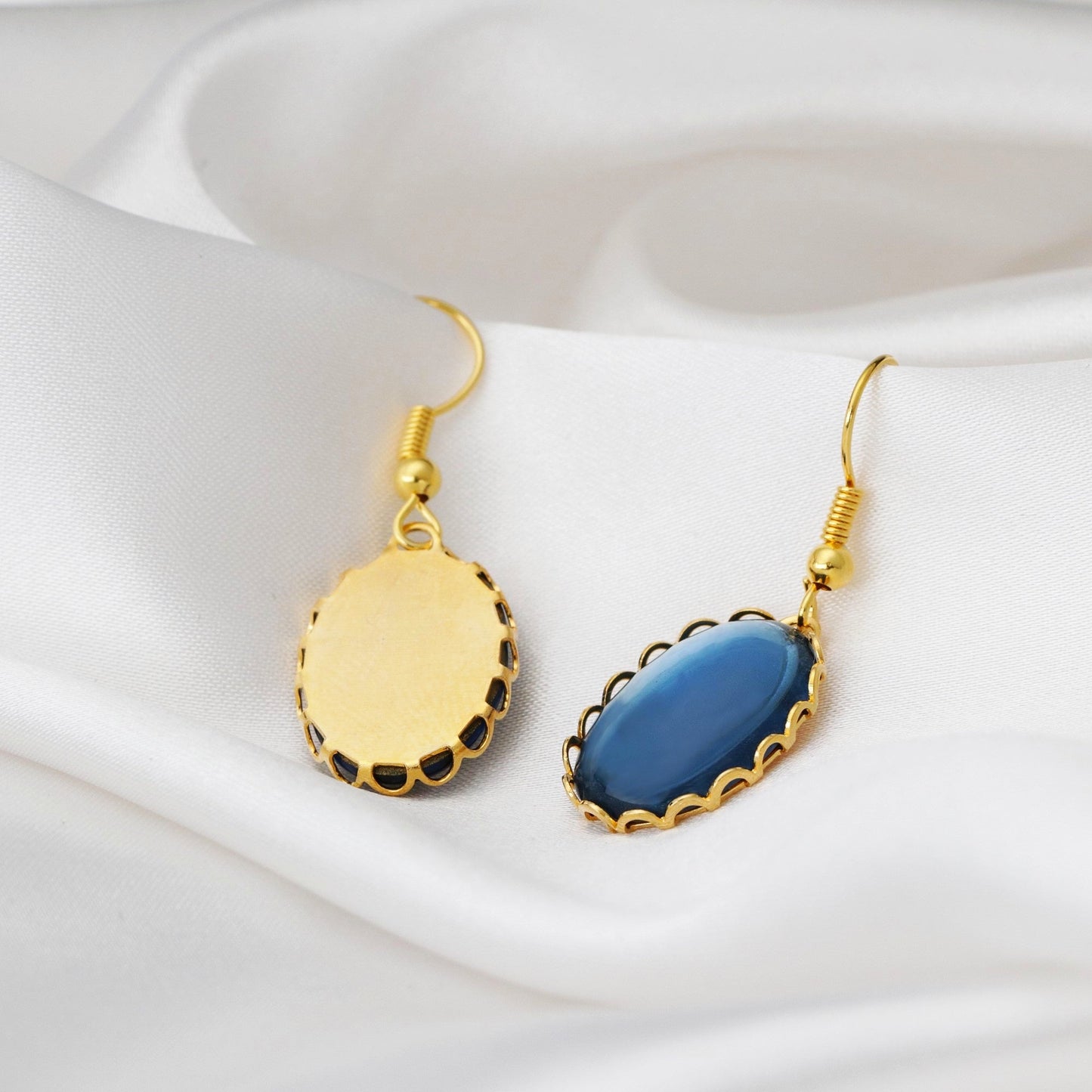 Blue shimmering earrings - gold-plated jewelry in vintage style - vinohr-65