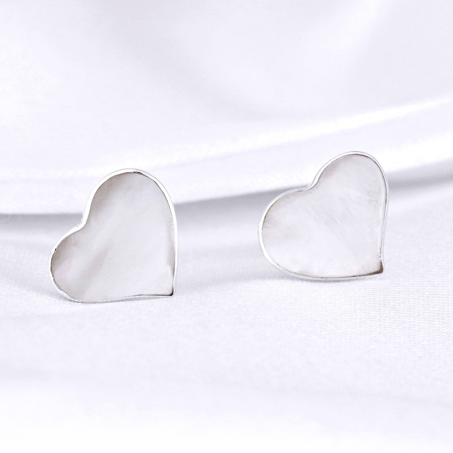 Heart-shaped mother of pearl earrings made of 925 sterling silver - Ear925-94