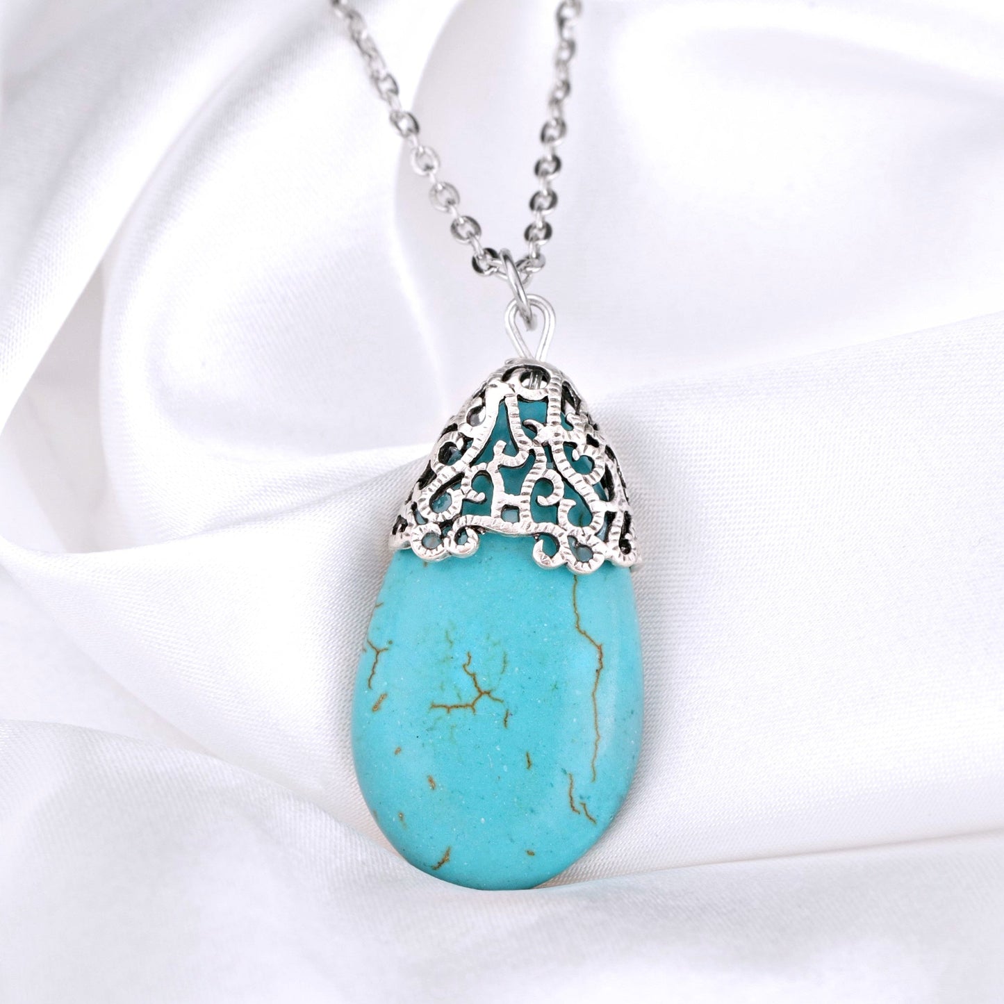 Turquoise Howlite Chain with Ornaments - VIK-106