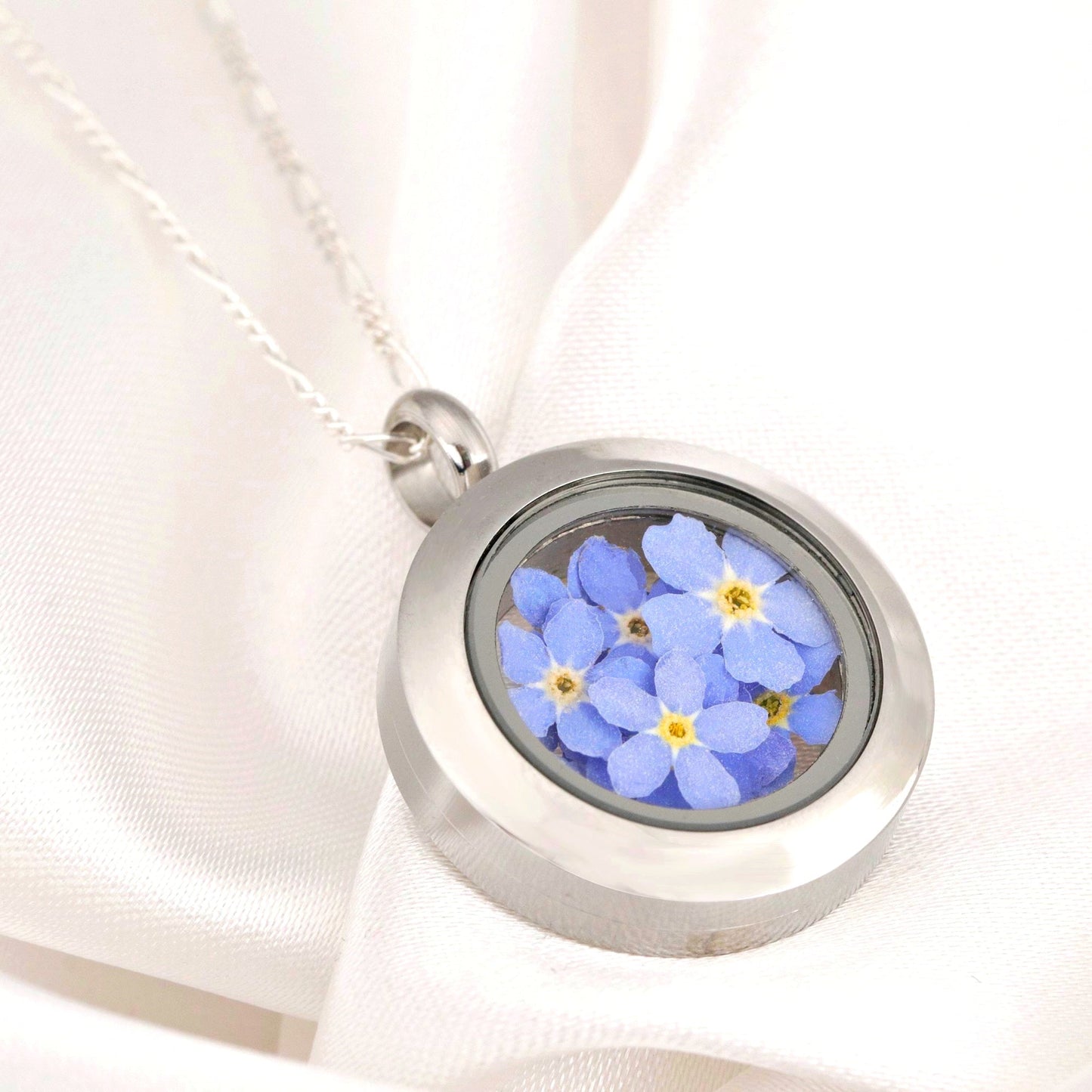 Forget-me-not flowers medallion - glass medallion with genuine flowers 925 sterling silver necklace - K925-134