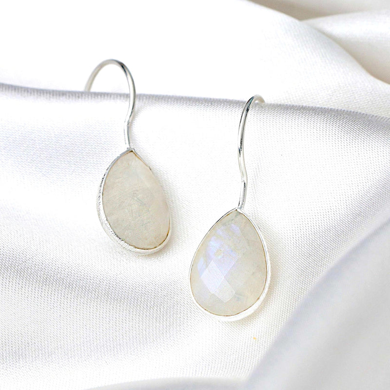 925 Sterling Silver Moonstone Earrings OHR925-93