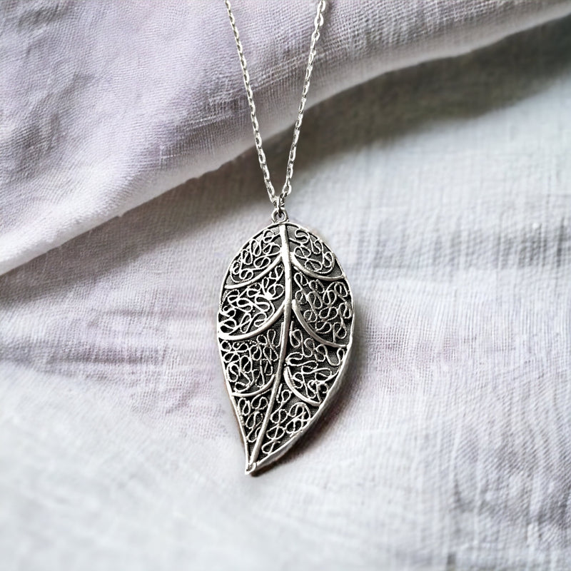 "Antique Leaf" Silver Chain - VIK-74