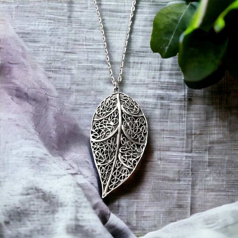 "Antique Leaf" Silver Chain - VIK-74