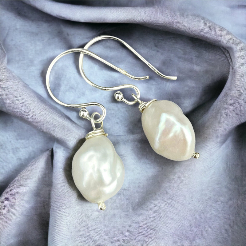 BAROCK Freshwater pearls Earrings Pearls drops Earrings OHR925-132