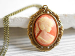 Baroque lady chain in vintage style