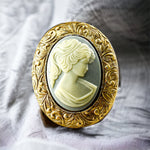 Kamee Barock Lady Brooch in Vintage Style -blue-