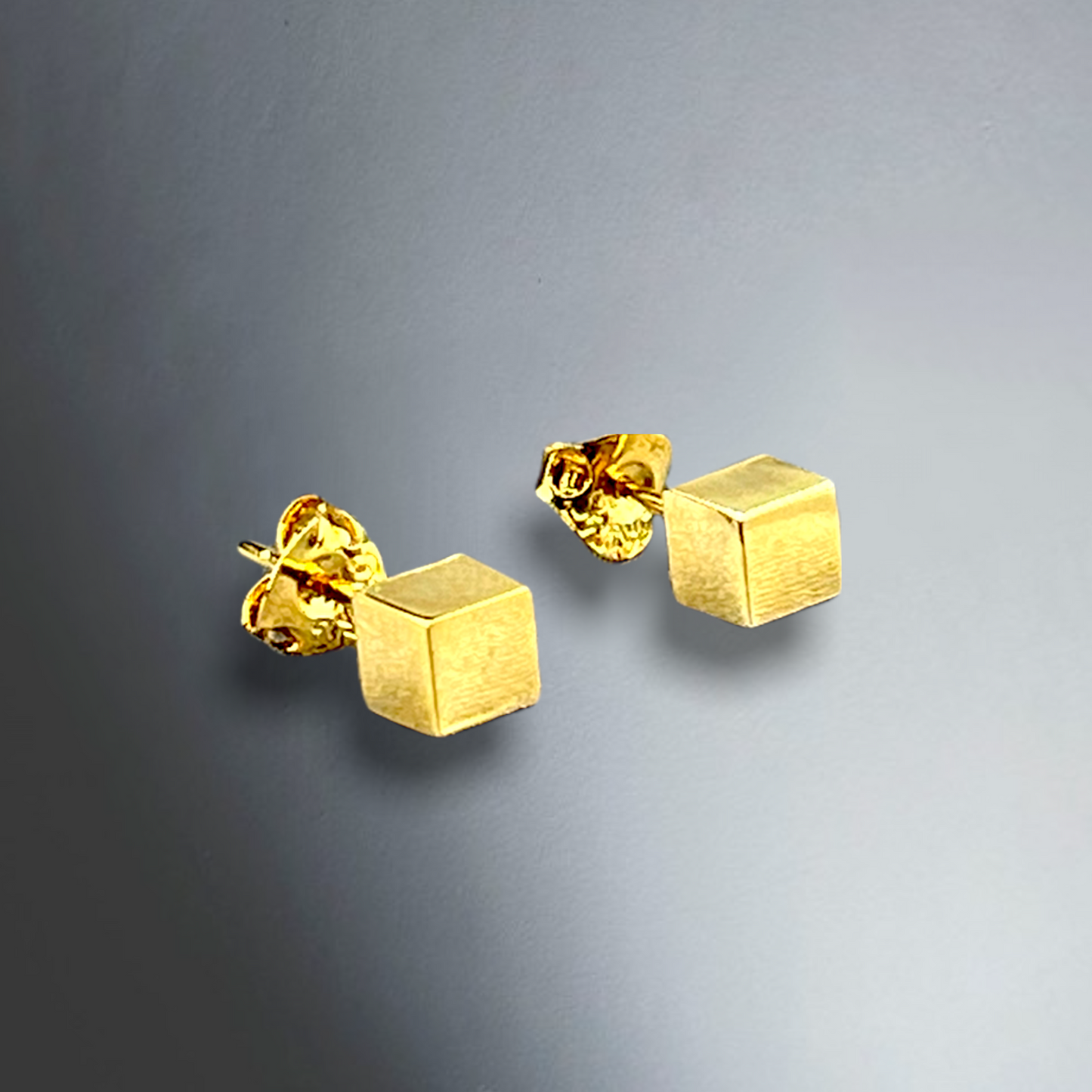 Gilded mini cube stud earrings - vinohr-94