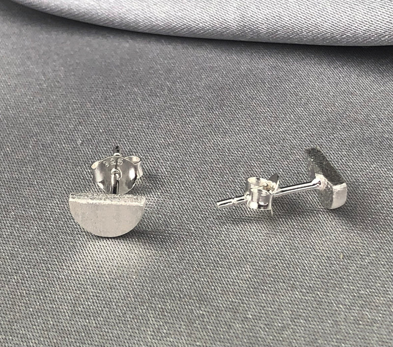 925 Sterling Silver Mini Studs "Crescent" - Ear925-29