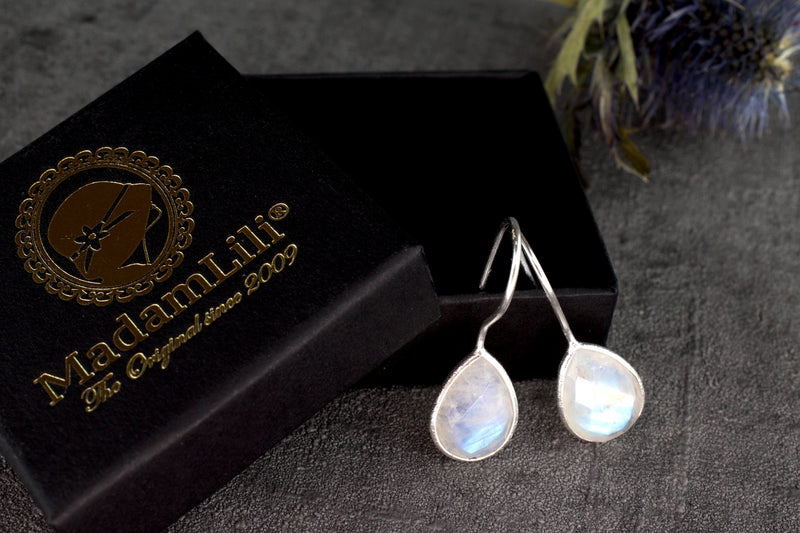 925 Sterling Silver Moonstone Earrings OHR925-93