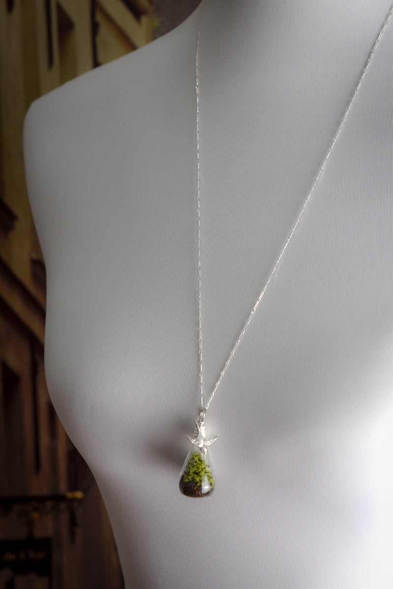 925 Genuine Moss + Earth Silver Chain with Swallow - K925-29